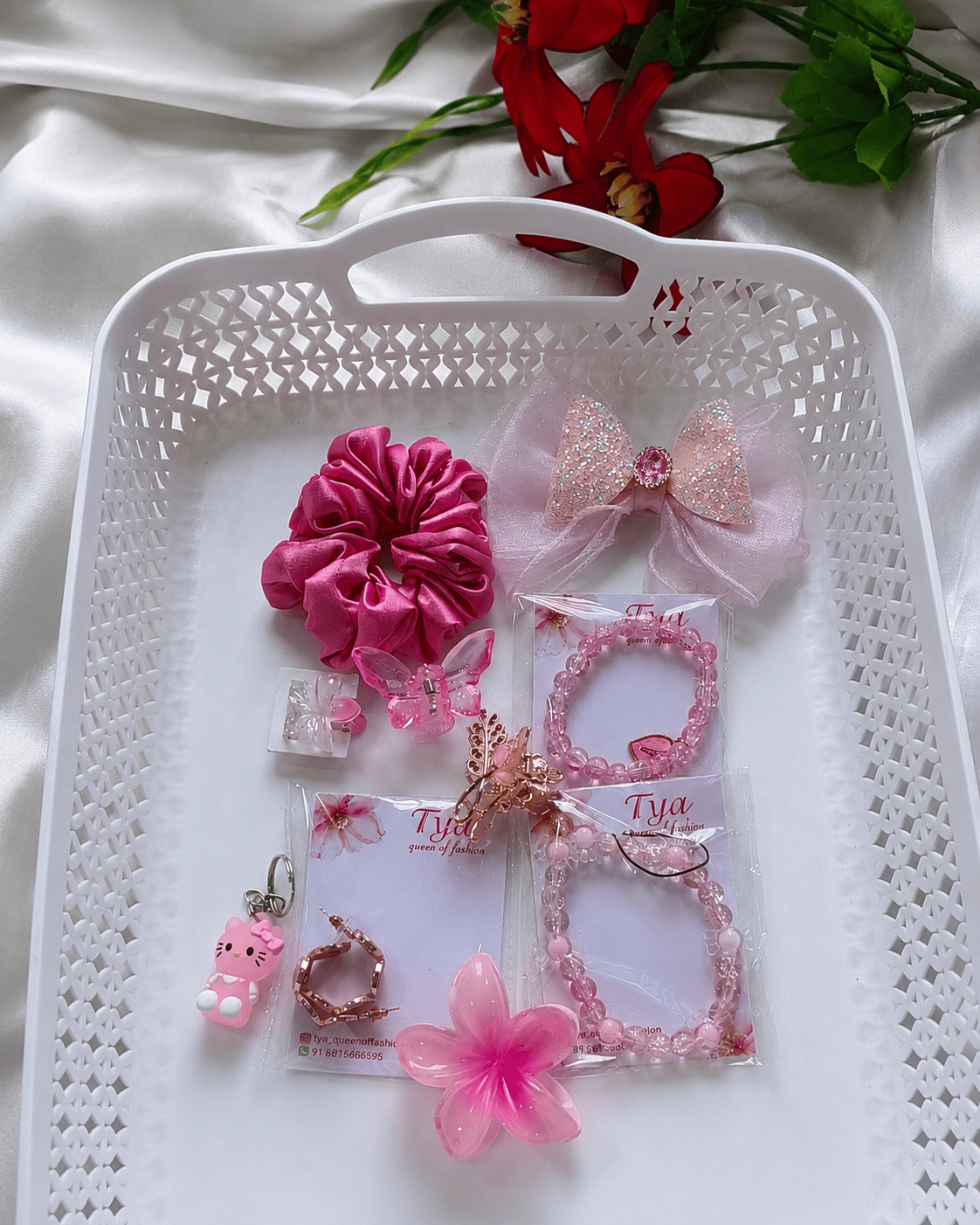 Light pink hamper