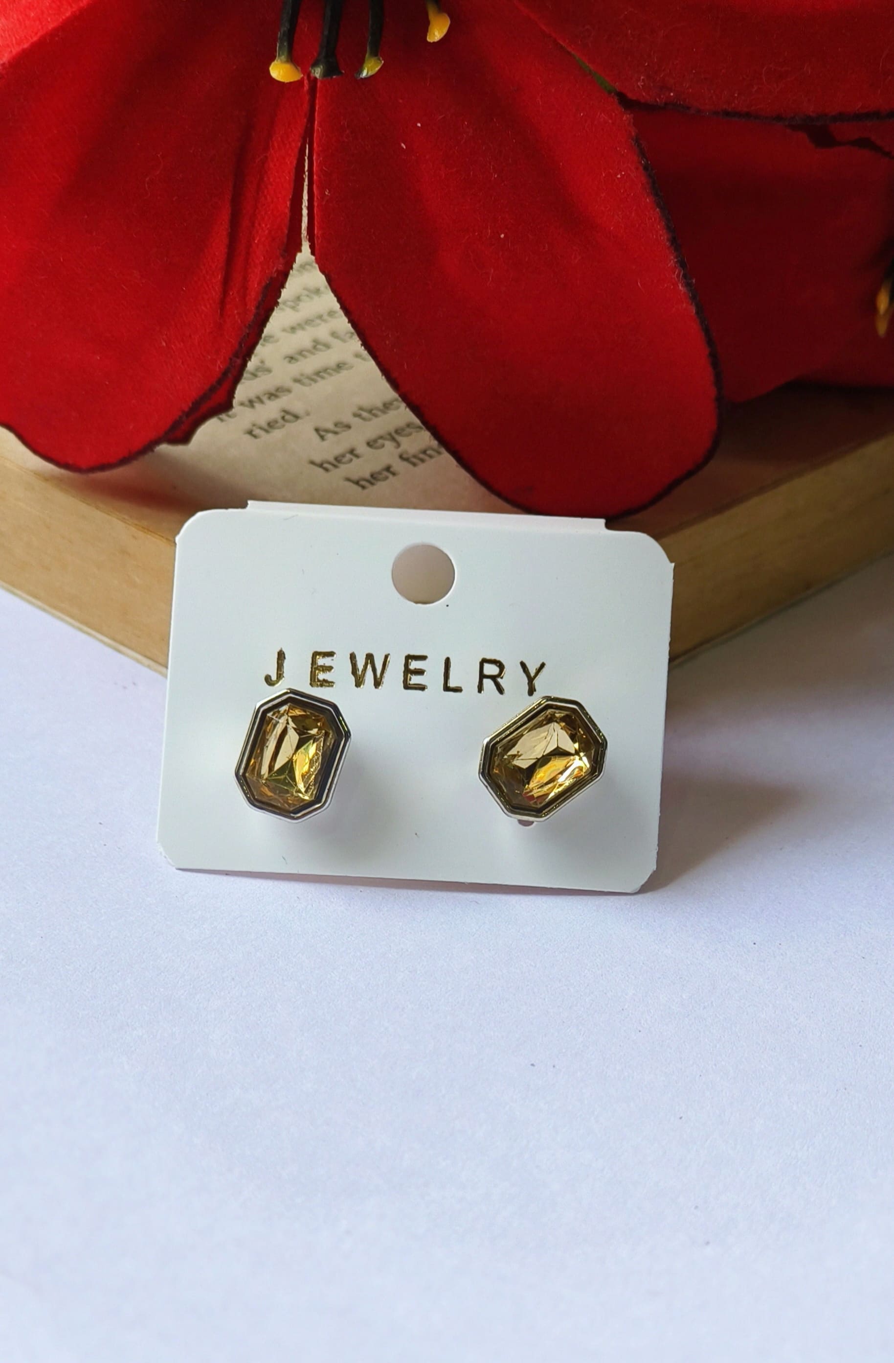 Drop stone stud earring