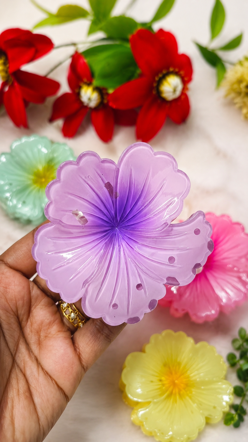 Glassy hibiscus claw clip