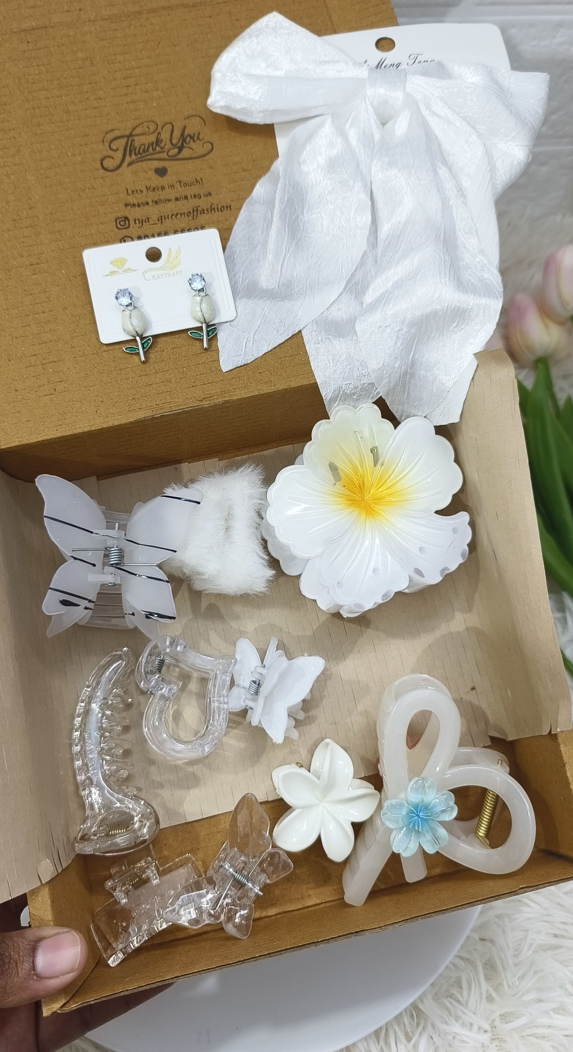 White hamper