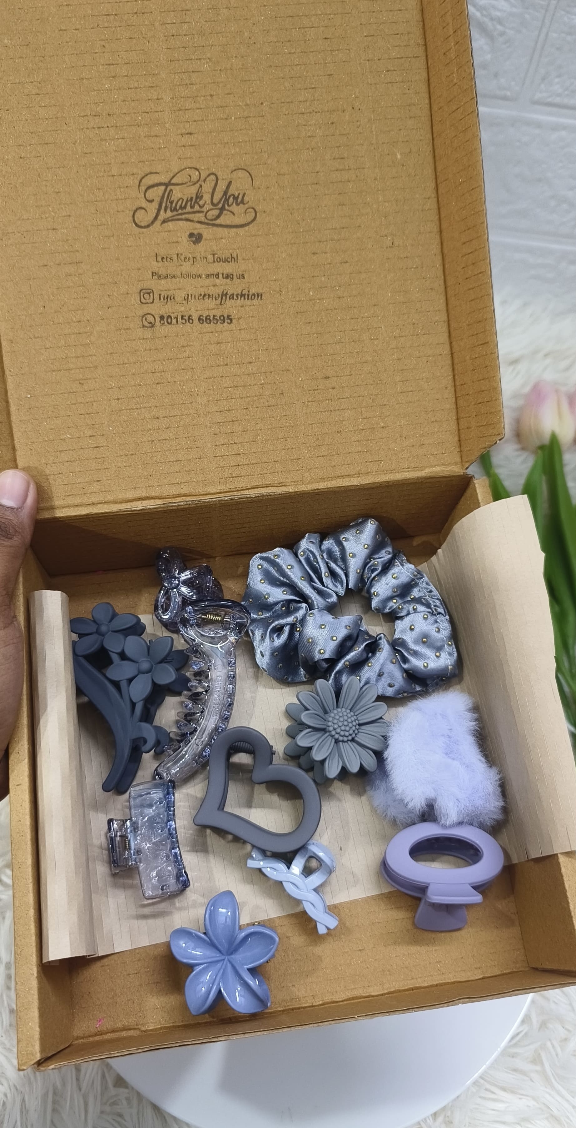 Grey colour hamper