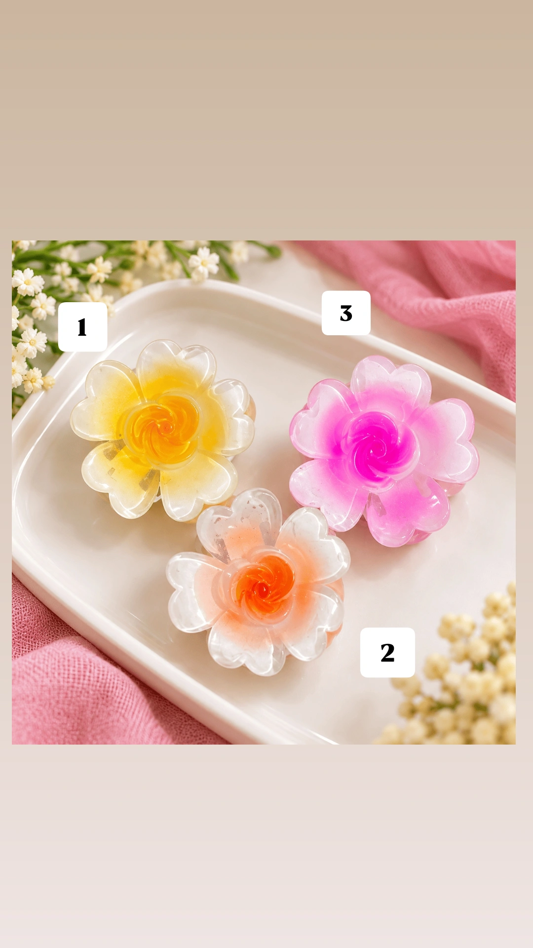 Glassy flower clip